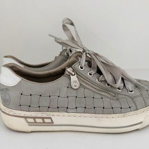 Women's Gray Zip-Accent Casual Sneakers